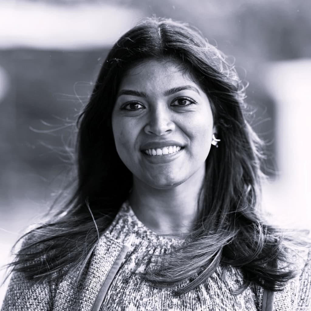 Image of woman named Ritu smiling